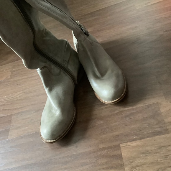 NWOT Steve Madden Over The Knee dark beige leather boots - Picture 2 of 8